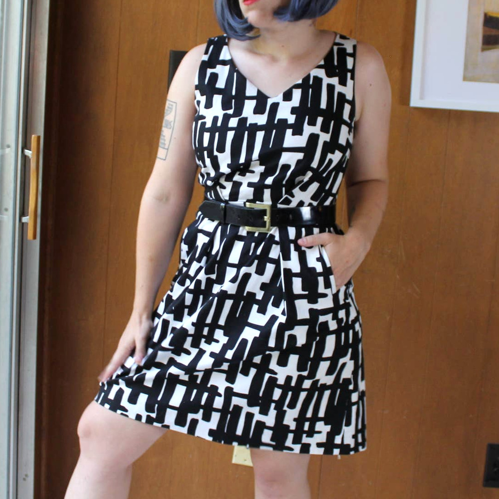 Tahari Geometric Black & White Dress w Belt